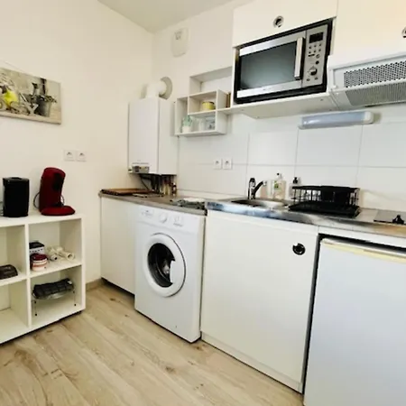 Apartment Bright Of 46 M2 Located In *