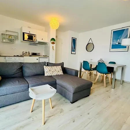 Bright Of 46 M2 Located In Apartment La Rochelle (Charente-Maritime)